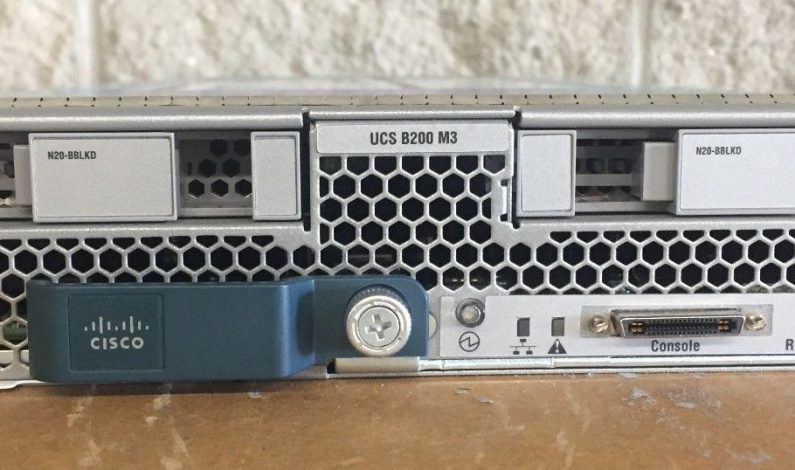 Lot (2) Lenovo ThinkServer TS430 w/ 1x Heatsink & 2x 450W Power Supplies