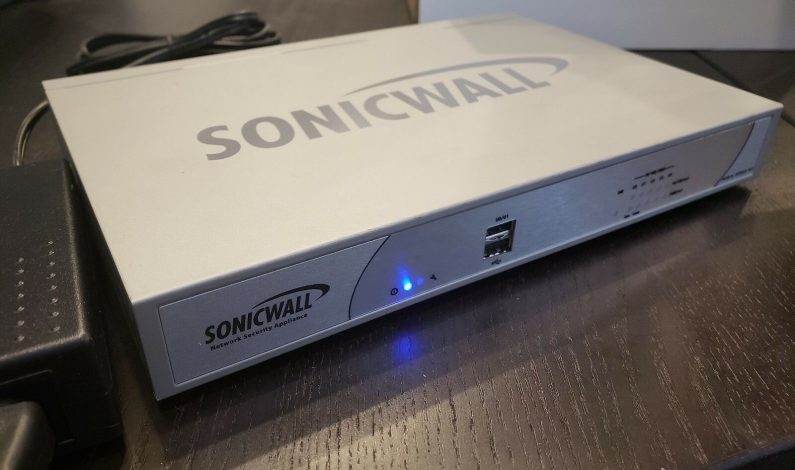 Sonicwall NSA 250M firewall network security appliance APL25-090