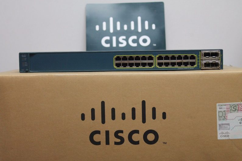 CISCO WS-C3560E-24TD-S 24 Port Gigabit Switch TenGIG 15.0 IOS